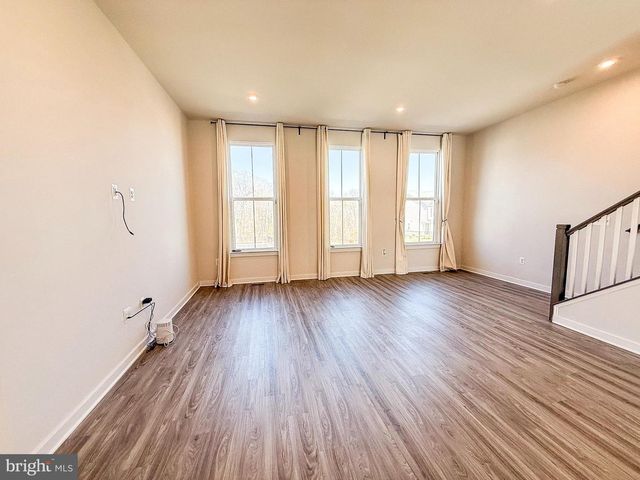 17914 WOODS OVERLOOK DR, Dumfries, VA 22026