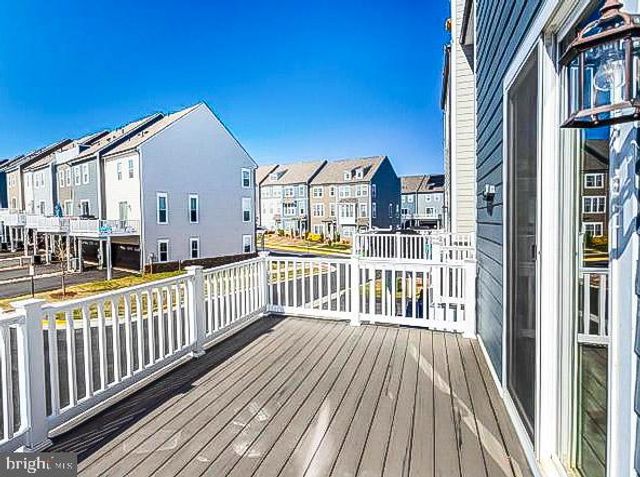 17914 WOODS OVERLOOK DR, Dumfries, VA 22026