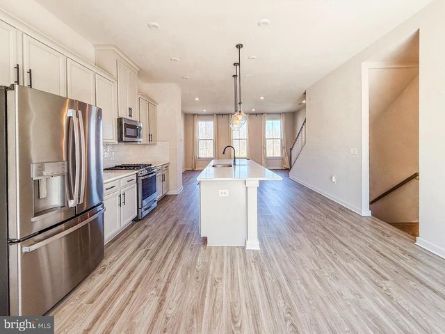 17914 WOODS OVERLOOK DR, Dumfries, VA 22026