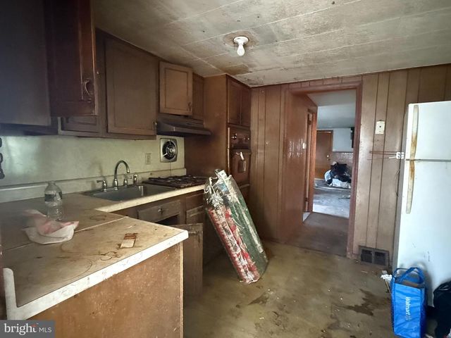 1557 ERIAL RD, Blackwood, NJ 08012