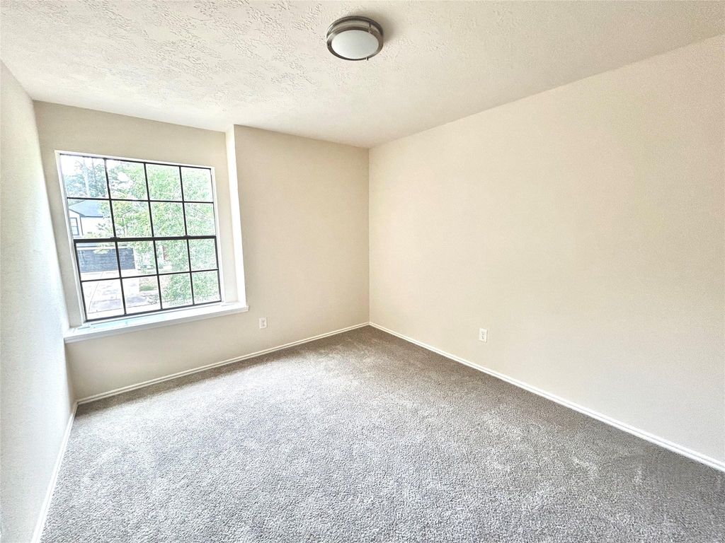 Image 18 of property listing at 16319 Chimneystone Drive, Houston, TX 77095