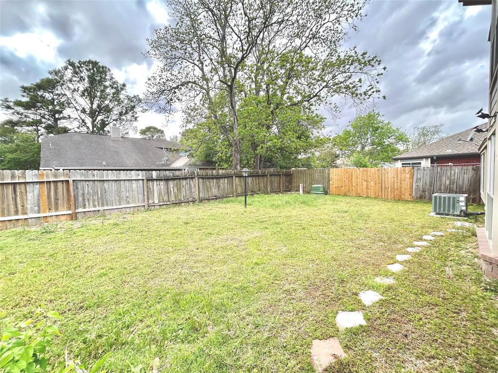 Image 19 of property listing at 16319 Chimneystone Drive, Houston, TX 77095
