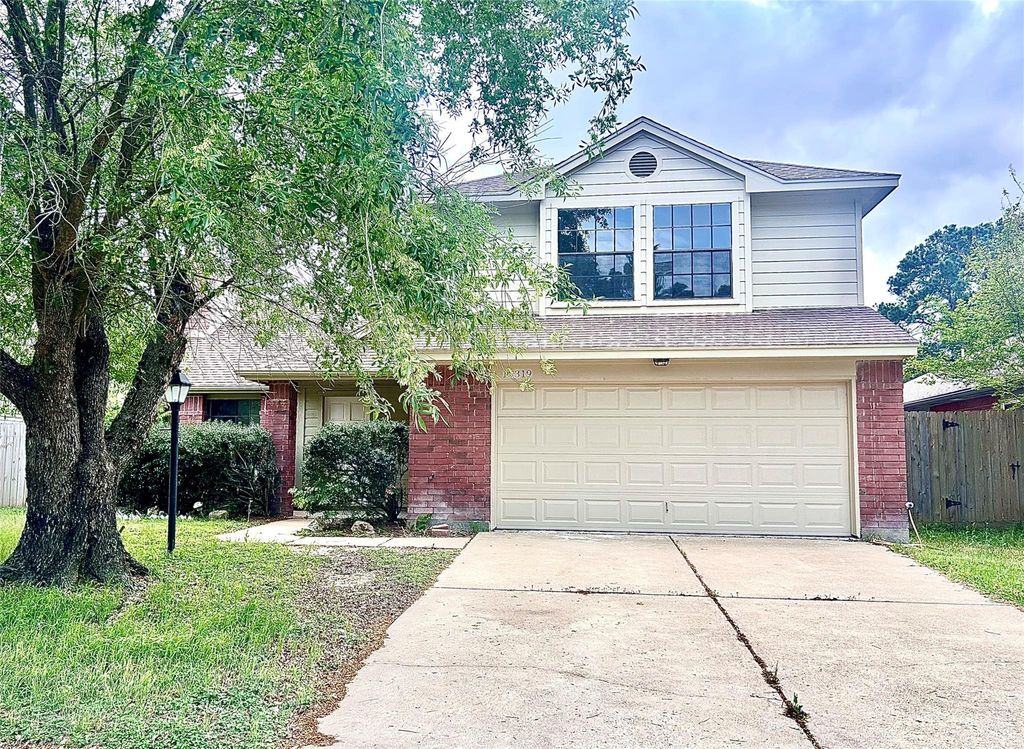 Image 2 of property listing at 16319 Chimneystone Drive, Houston, TX 77095