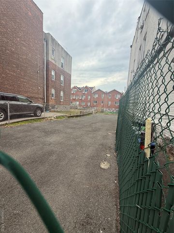 22-14 120th Street 6, College Point, NY 11356