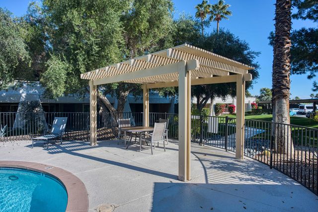 420 N Villa 207, Palm Springs, CA 92262