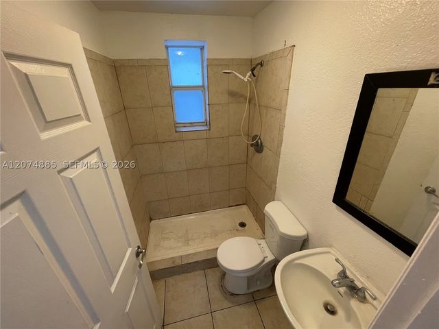 1021 NW 3rd St 207, Miami, FL 33128