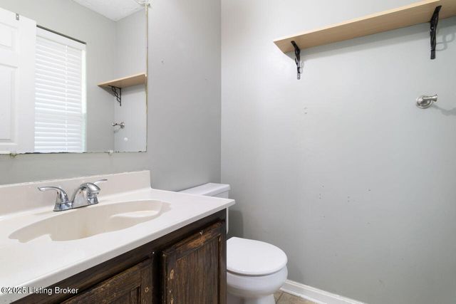 3815 Willowview Blvd, Louisville, KY 40299