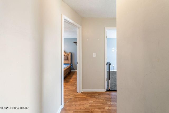 3815 Willowview Blvd, Louisville, KY 40299