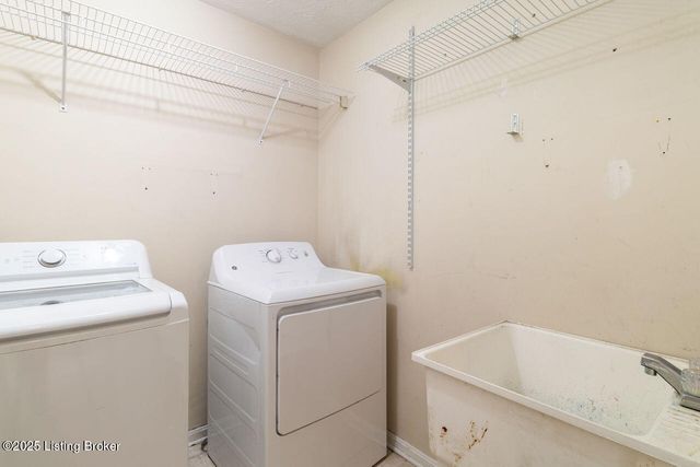 3815 Willowview Blvd, Louisville, KY 40299