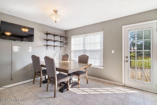 3815 Willowview Blvd, Louisville, KY 40299
