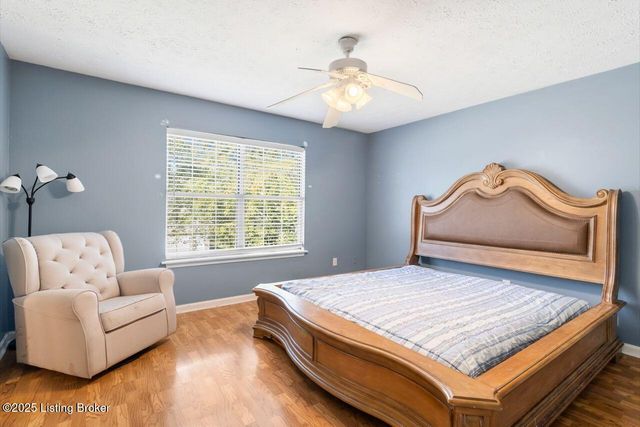 3815 Willowview Blvd, Louisville, KY 40299