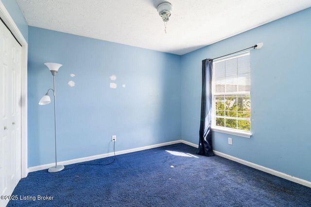 3815 Willowview Blvd, Louisville, KY 40299