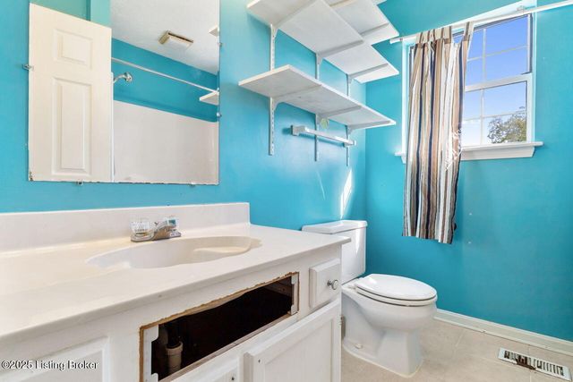 3815 Willowview Blvd, Louisville, KY 40299