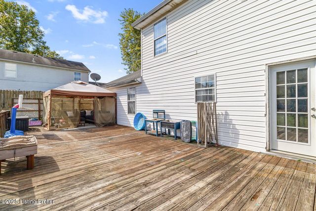 3815 Willowview Blvd, Louisville, KY 40299