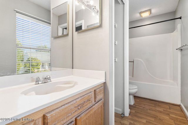 3815 Willowview Blvd, Louisville, KY 40299