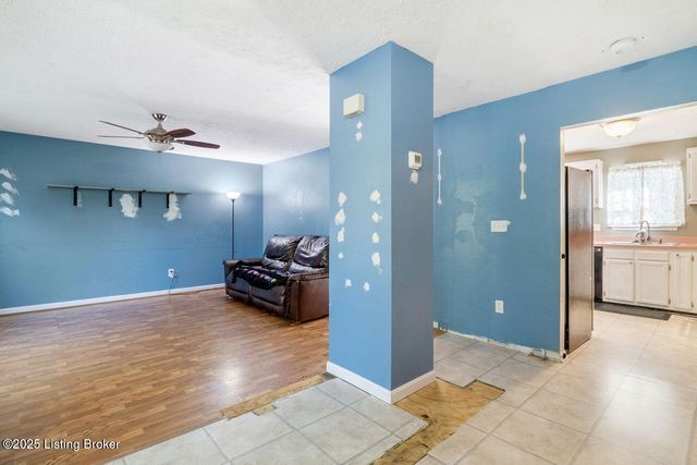 3815 Willowview Blvd, Louisville, KY 40299