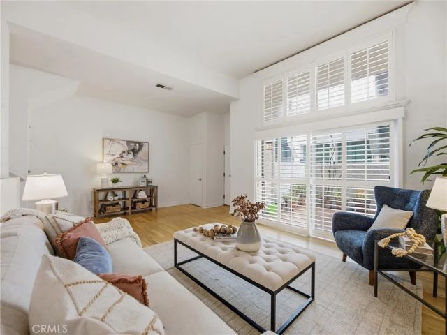 4834 McConnell Avenue, Los Angeles, CA 90066