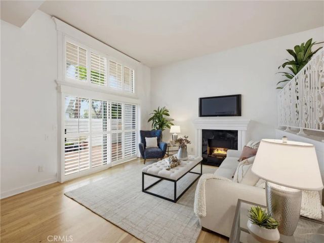 4834 McConnell Avenue, Los Angeles, CA 90066