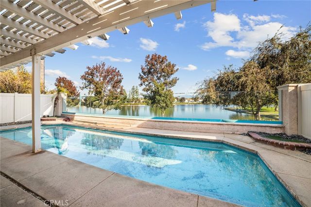 30258 Shoreline Drive, Menifee, CA 92584