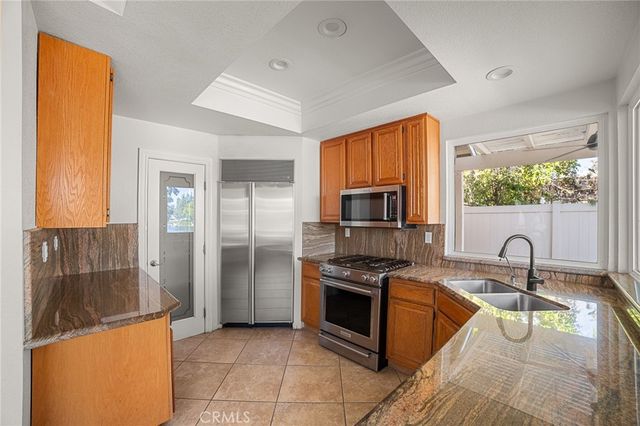 30258 Shoreline Drive, Menifee, CA 92584