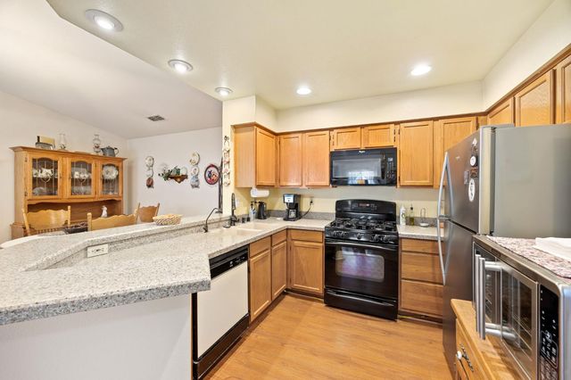 588 Samuel Way, Sacramento, CA 95838