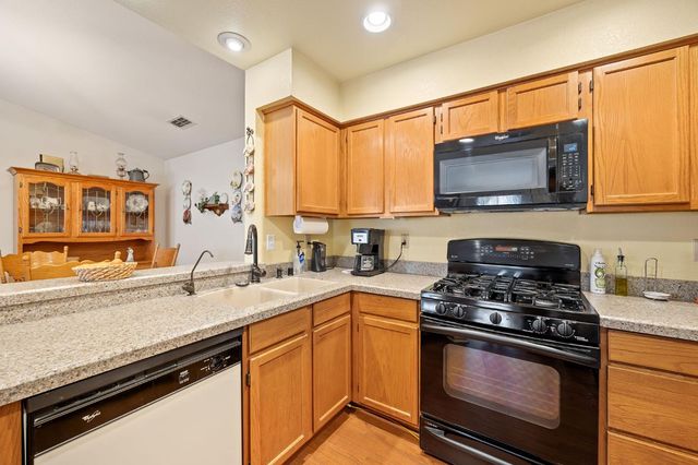 588 Samuel Way, Sacramento, CA 95838