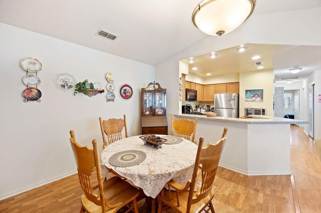 588 Samuel Way, Sacramento, CA 95838