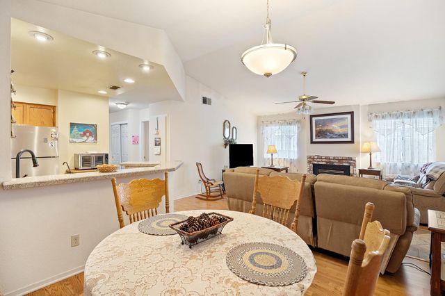 588 Samuel Way, Sacramento, CA 95838