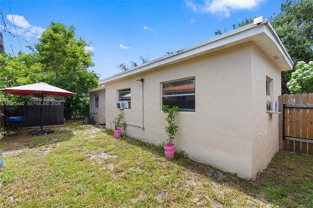 6109 SW 40th Court, Miramar, FL 33023
