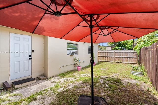 6109 SW 40th Court, Miramar, FL 33023