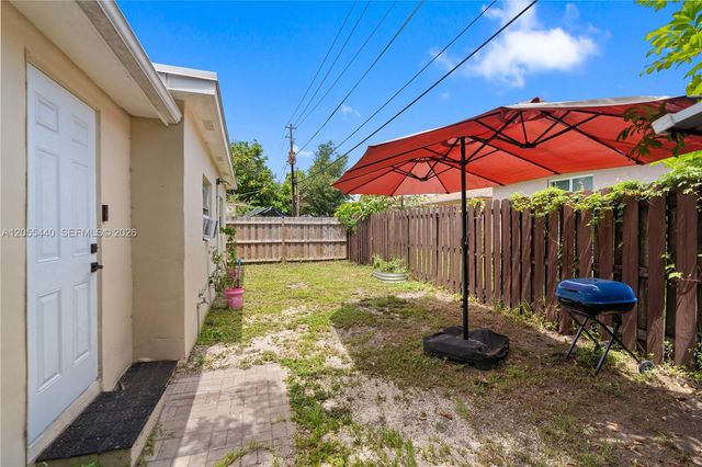 6109 SW 40th Court, Miramar, FL 33023
