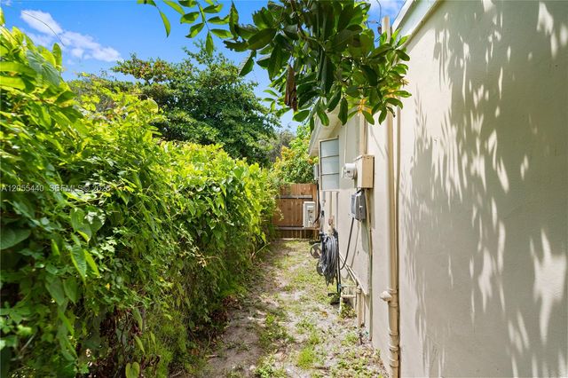 6109 SW 40th Court, Miramar, FL 33023