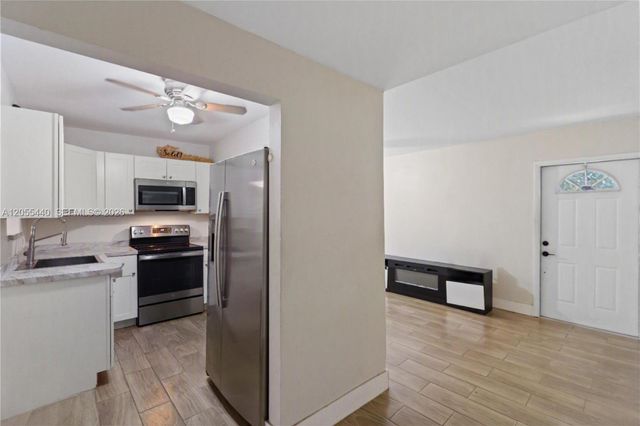 6109 SW 40th Court, Miramar, FL 33023