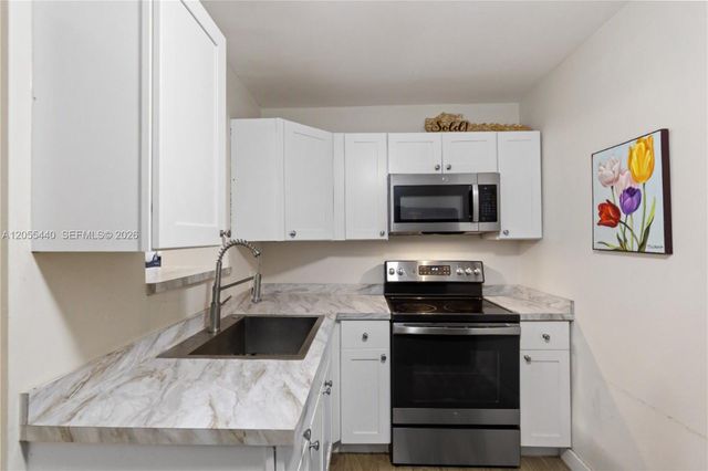 6109 SW 40th Court, Miramar, FL 33023