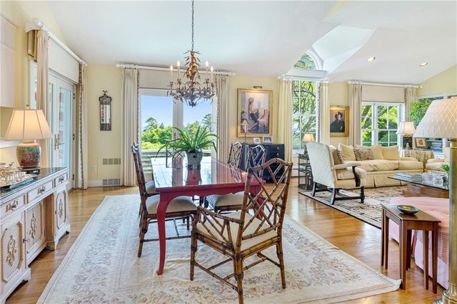 315 Ocean Avenue, Newport, RI 02840