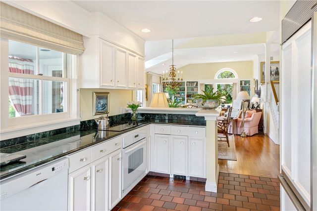 315 Ocean Avenue, Newport, RI 02840