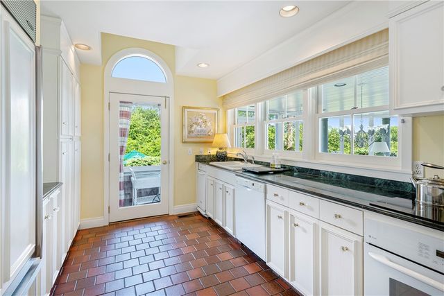 315 Ocean Avenue, Newport, RI 02840