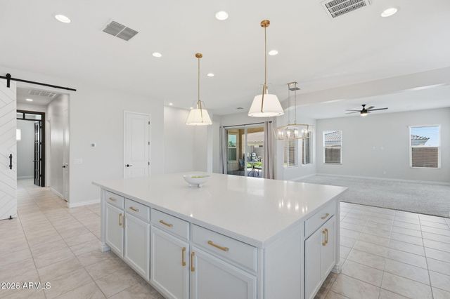 10631 E THATCHER Avenue, Mesa, AZ 85212