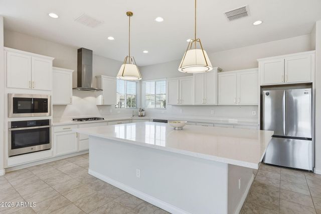 10631 E THATCHER Avenue, Mesa, AZ 85212