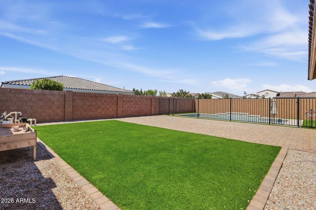 10631 E THATCHER Avenue, Mesa, AZ 85212