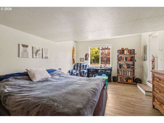 2567 WOOD Ave, Eugene, OR 97402