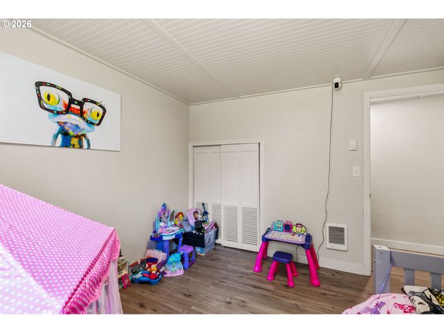 2567 WOOD Ave, Eugene, OR 97402