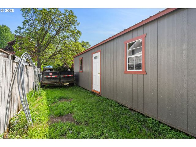 2567 WOOD Ave, Eugene, OR 97402
