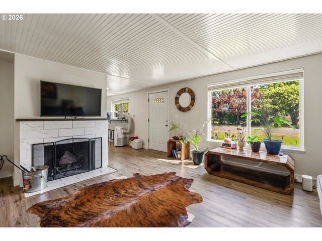 2567 WOOD Ave, Eugene, OR 97402