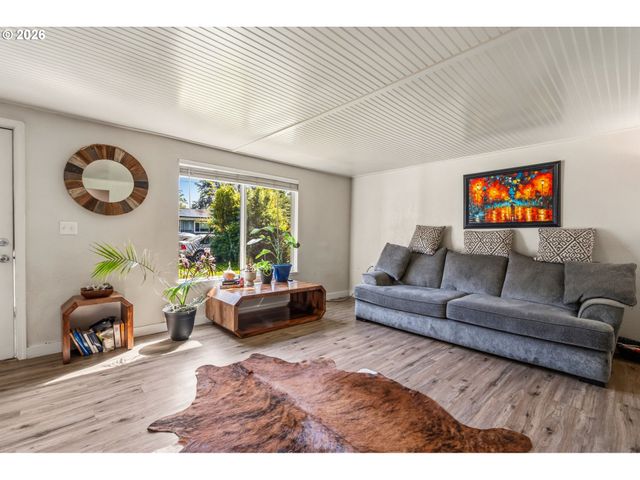 2567 WOOD Ave, Eugene, OR 97402