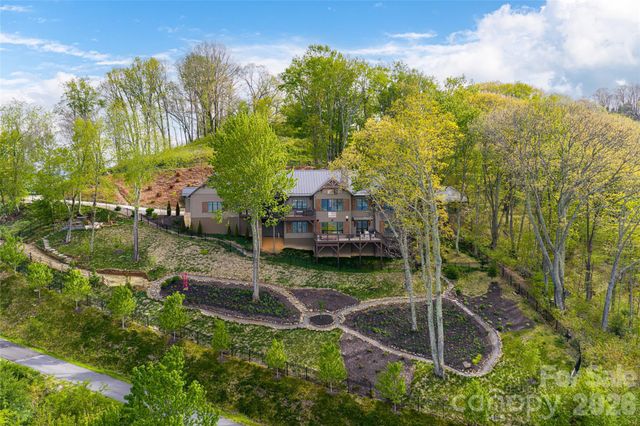376 Wandering Trail, Waynesville, NC 28785