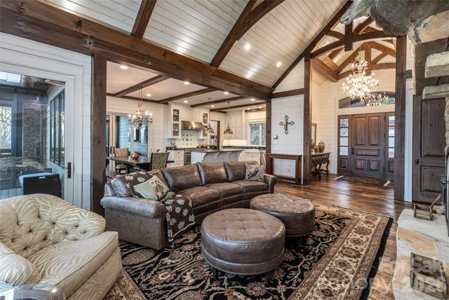 376 Wandering Trail, Waynesville, NC 28785