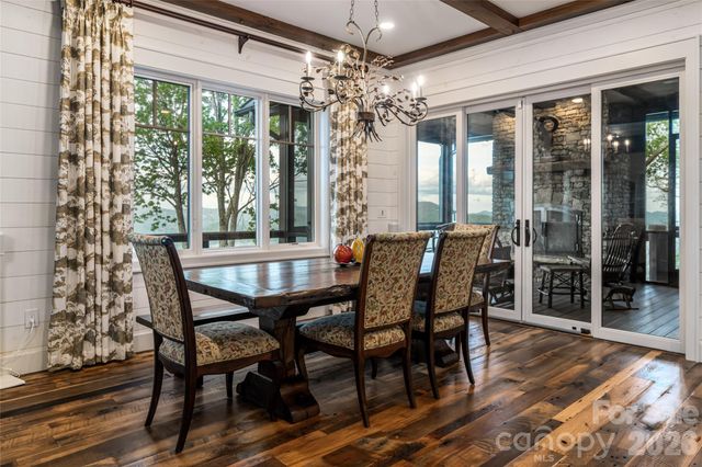 376 Wandering Trail, Waynesville, NC 28785