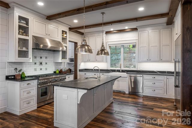 376 Wandering Trail, Waynesville, NC 28785