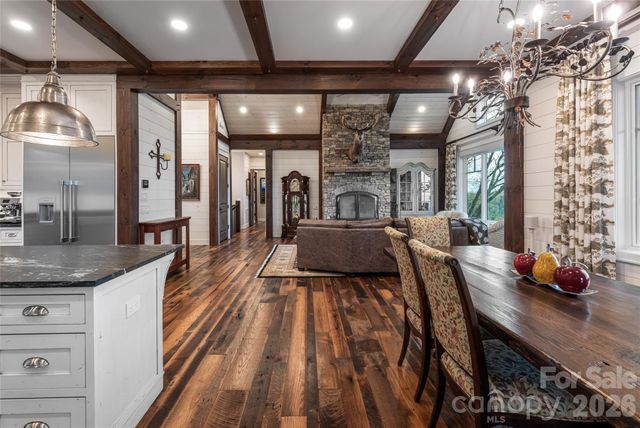 376 Wandering Trail, Waynesville, NC 28785